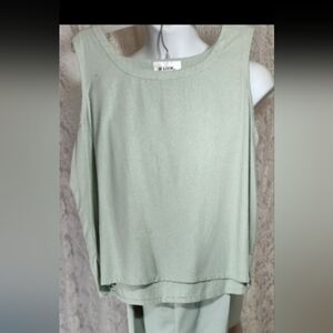H Look Lite Green Dry Silk Top Nwot Sz L